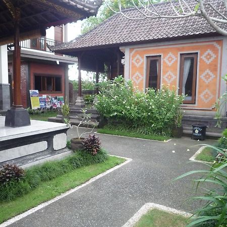 Appartamento Pratama House Ubud Esterno foto