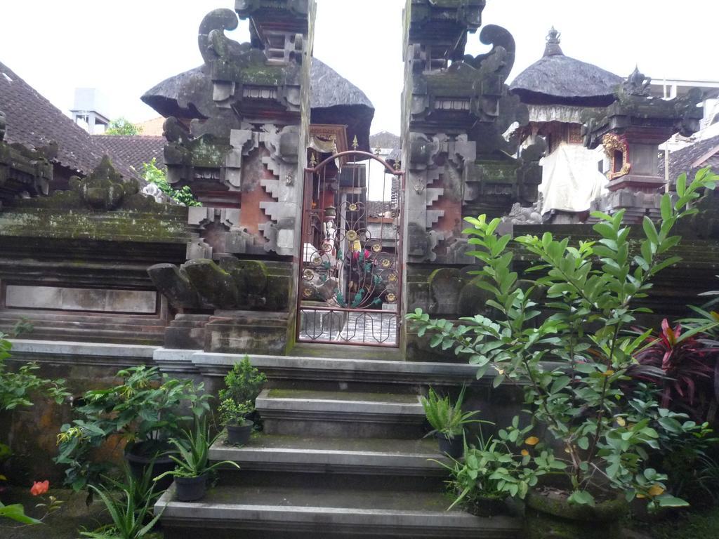 Appartamento Pratama House Ubud Esterno foto